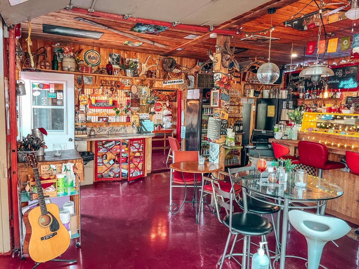 Auberge Mandala Saint-Mathieu-du-Parc Dış mekan fotoğraf