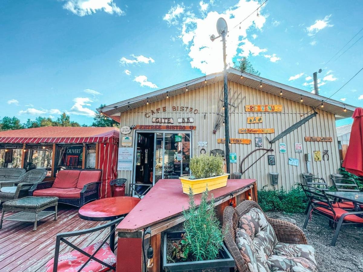 Auberge Mandala Saint-Mathieu-du-Parc Dış mekan fotoğraf