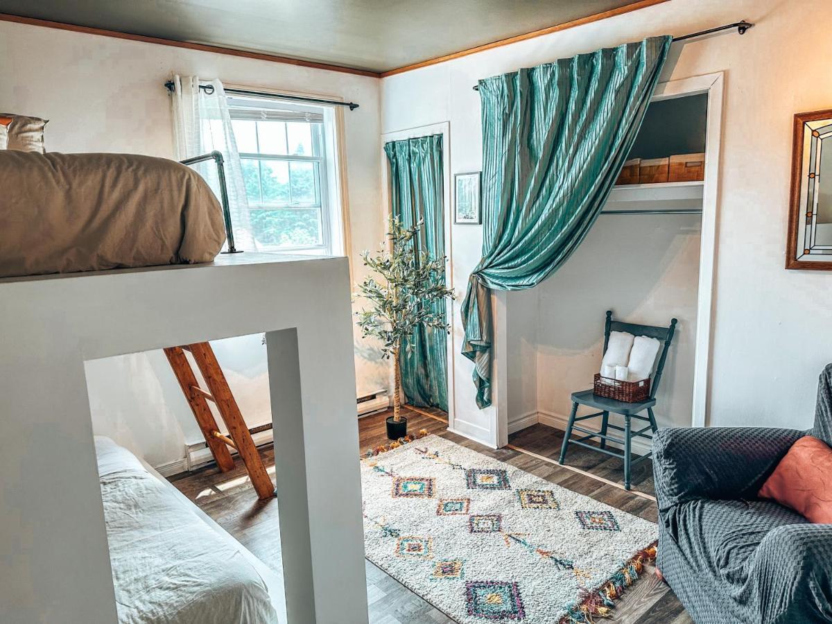 Auberge Mandala Saint-Mathieu-du-Parc Dış mekan fotoğraf